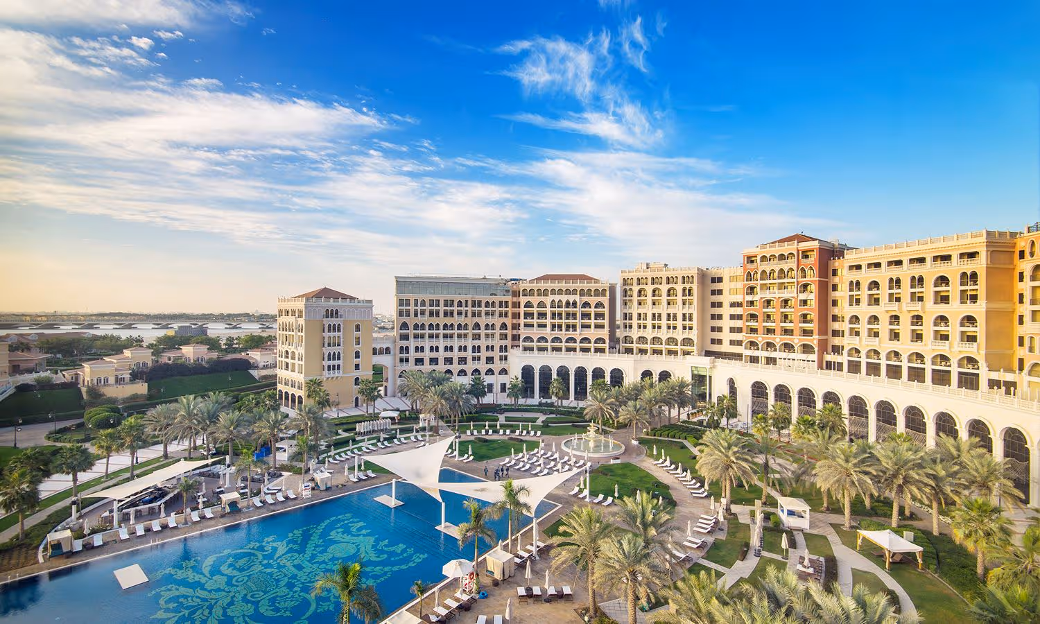 THE RITZ-CARLTON GRAND CANAL ABU DHABI