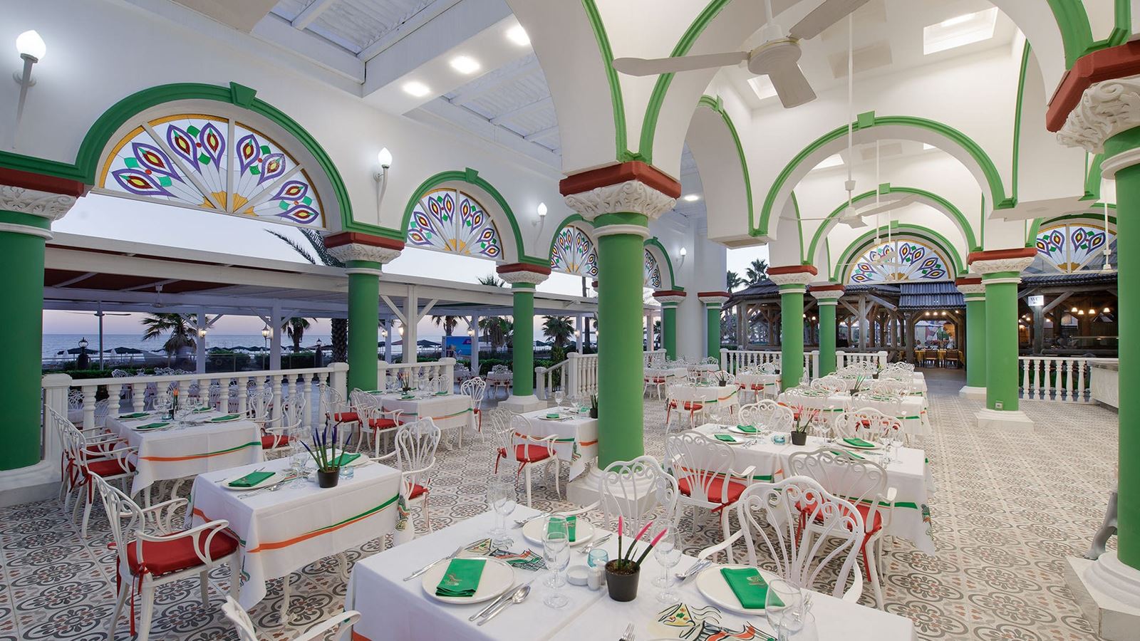 Restaurace La Perla v Kamelya Aishen Club